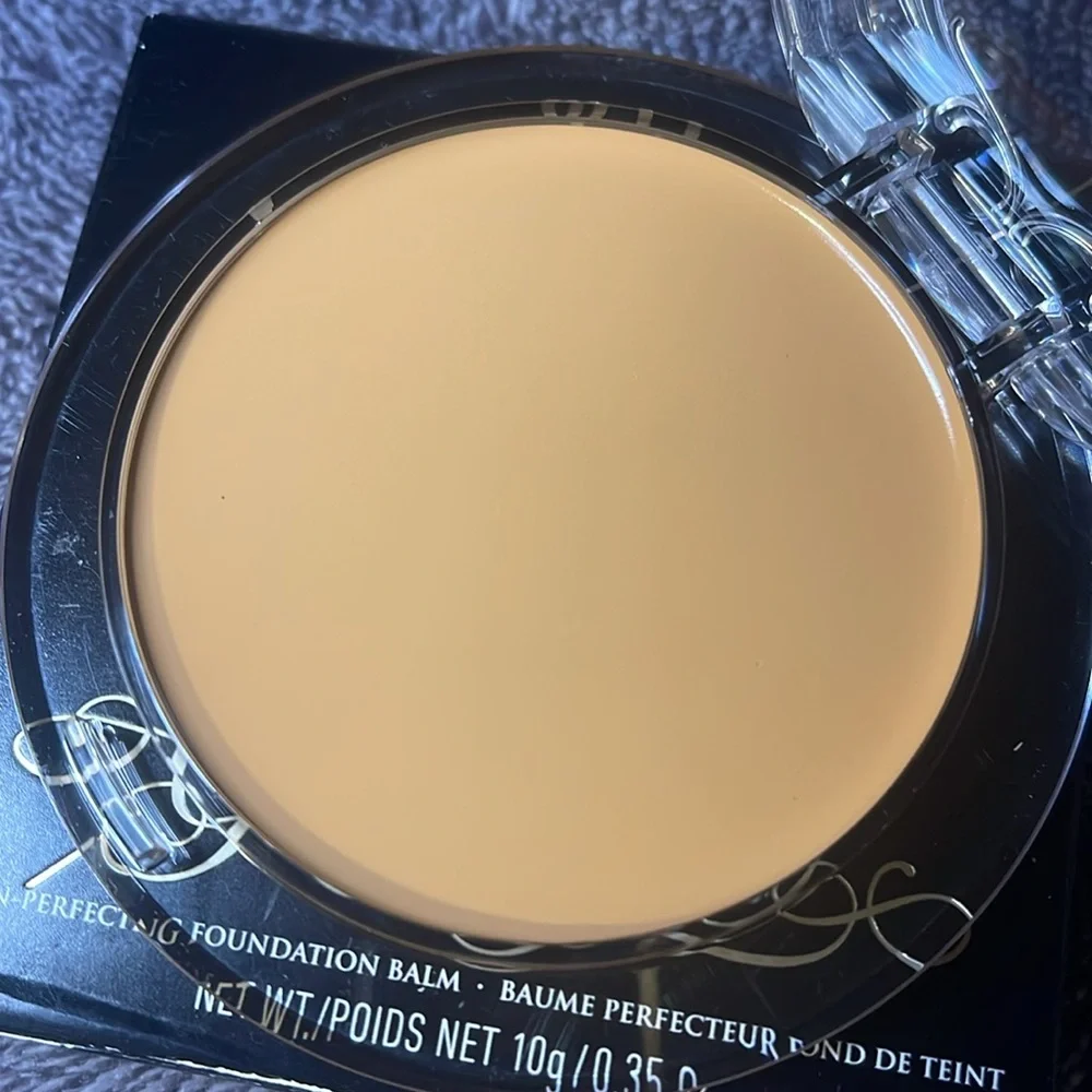 KVD Medium 042 Good Apple Lightweight Full-Coverage Cream Foundation Balm